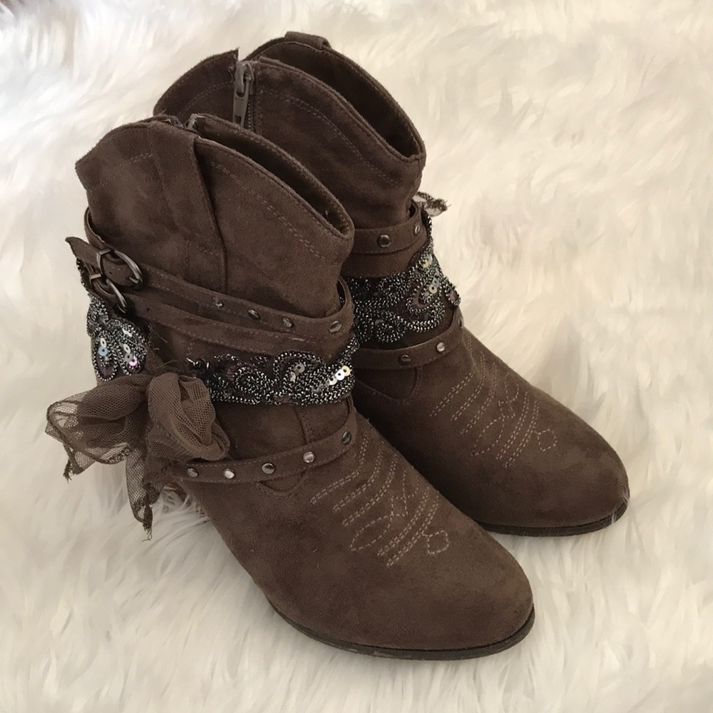 Not Rated Size 8.5 Not Rated Booties